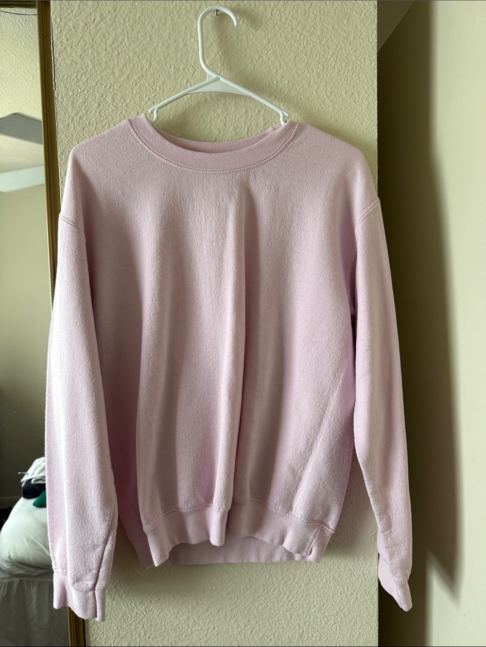Gildan Light Pink Crewneck Sweatshirt
